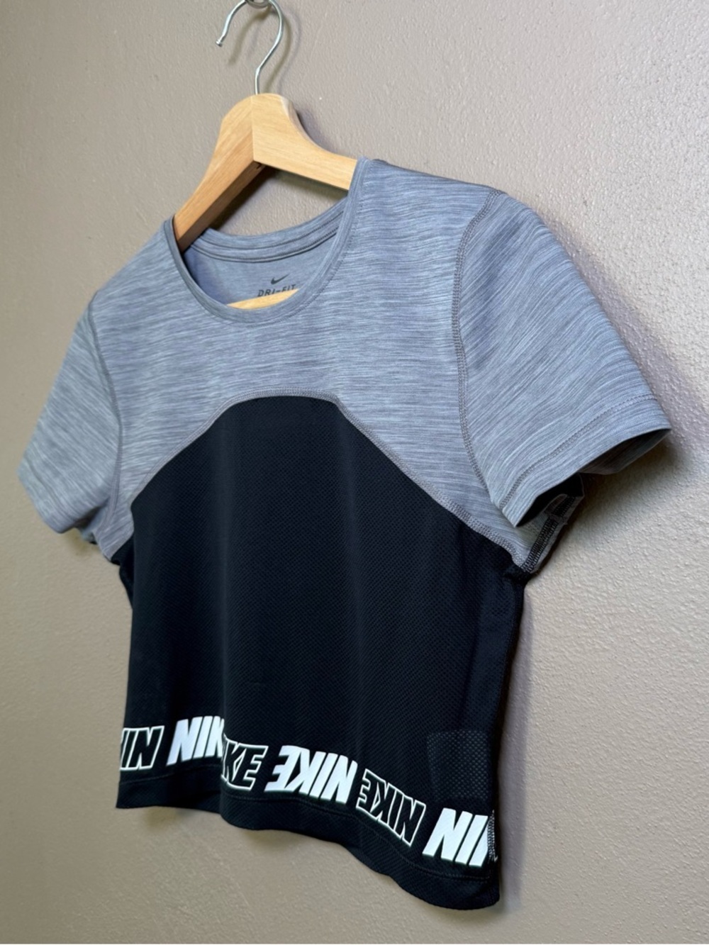 Nike Women's Pro Short Sleeve Crop Top - Gunsmoke/Heather Size Small - Picture 4 of 15